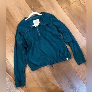Classic terry looped half zip
Normal brand